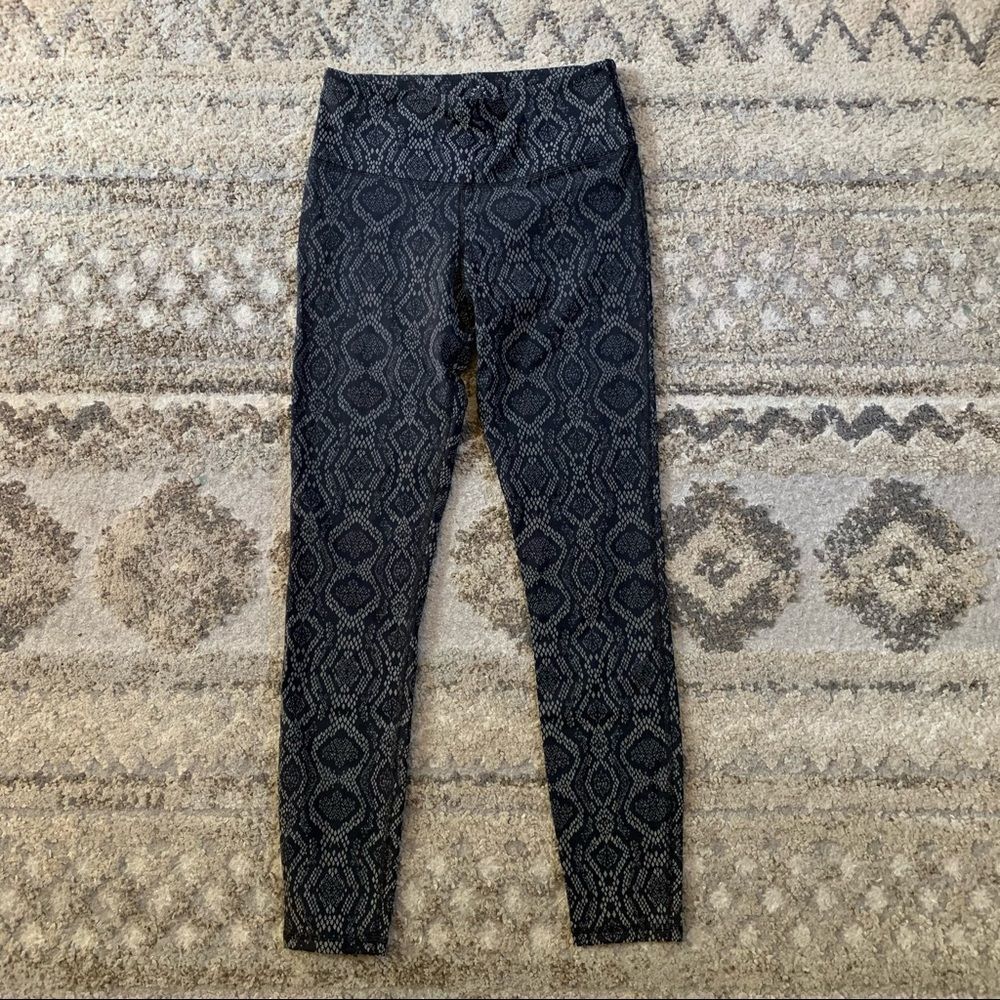 Varley Let’s Go High Rise Black Reflective Snake Print Leggings Small